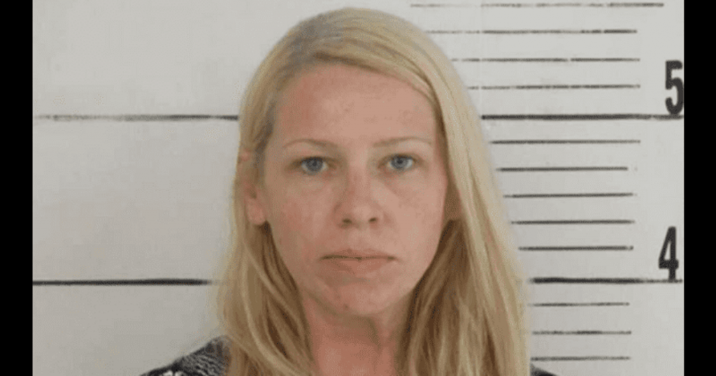 Ohio: Teacher admits having sex with pupils after sending 
